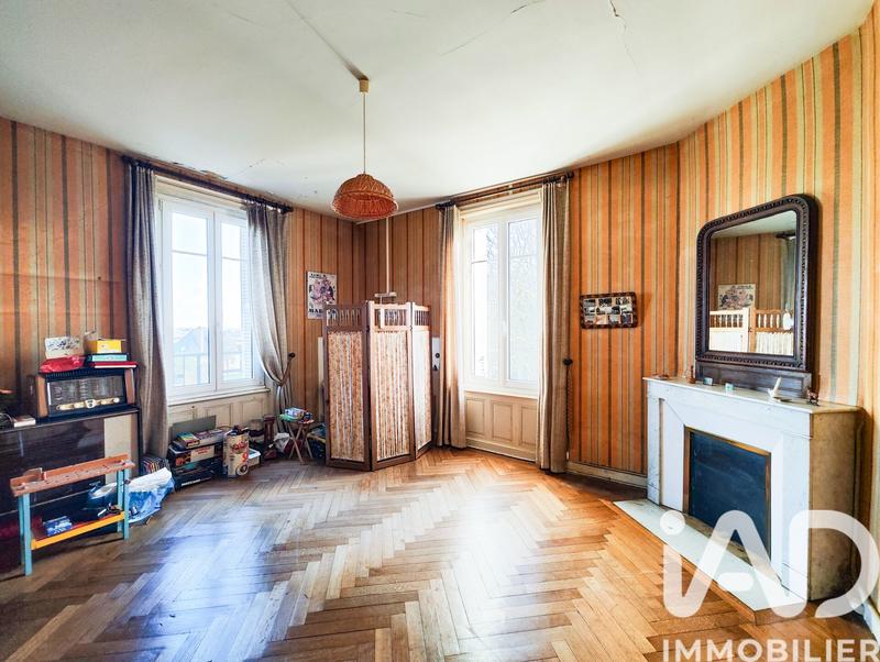 Maison - 256 m² - 9 pièces