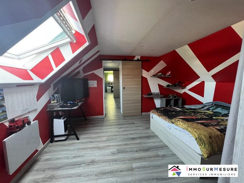 Maison - 228 m² - 9 pièces