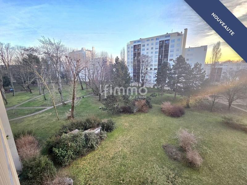 Appartement - 94 m² - 5 pièces