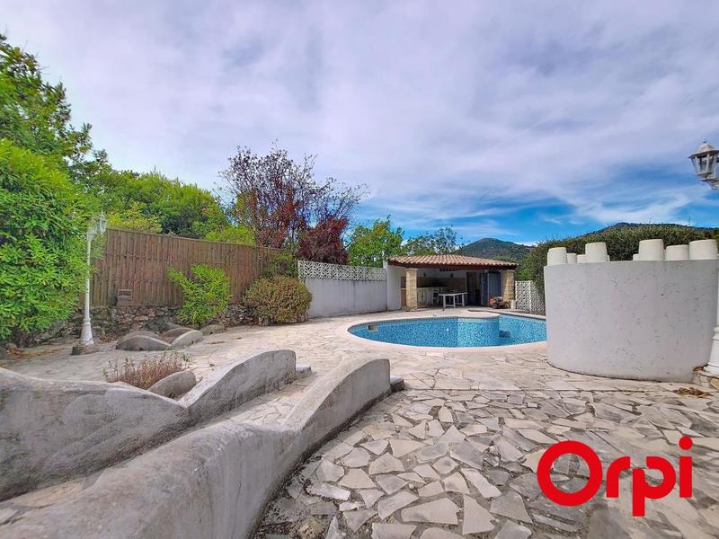 Propriété - 320 m² - 9 pièces