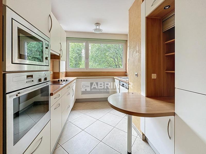 Appartement - 100 m² - 4 pièces