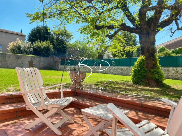 Maison - 315 m² - 13 pièces