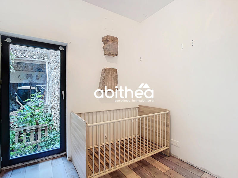 Maison - 360 m² - 2 pièces