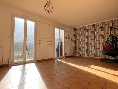 Maison - 74 m² - 5 pièces