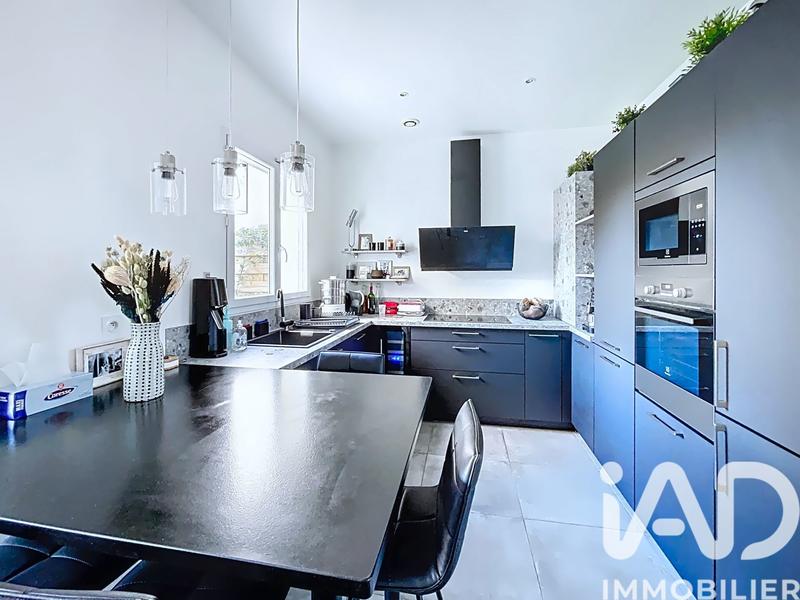 Maison - 192 m² - 7 pièces