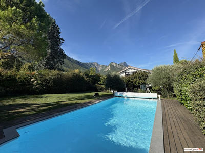 Maison - 180 m² - 6 pièces