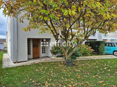 Pavillon - 150 m² - 8 pièces