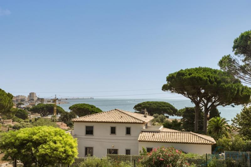 Appartement - 136 m² - 5 pièces