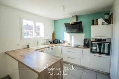 Maison - 93 m² - 4 pièces