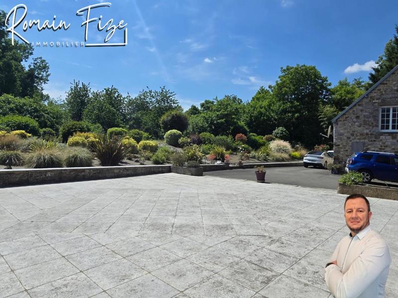 Maison - 277 m² - 4 pièces