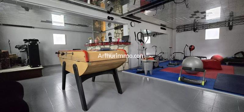 Maison - 233 m² - 7 pièces