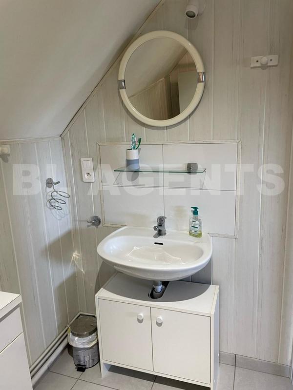 Pavillon - 172 m² - 8 pièces