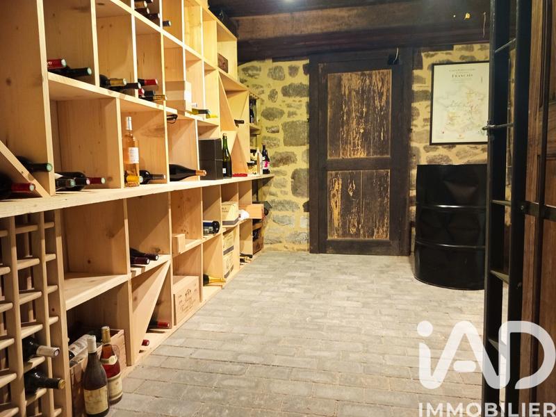 Maison - 201 m² - 7 pièces