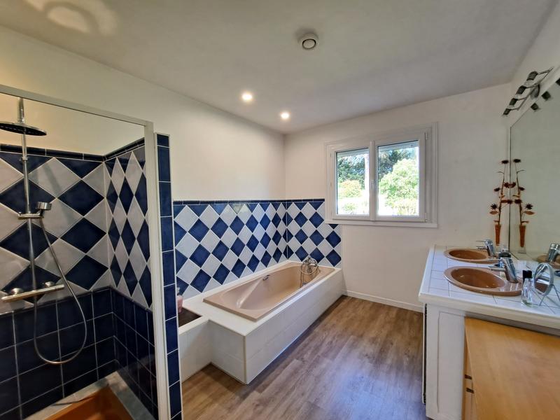 Maison - 190 m² - 6 pièces