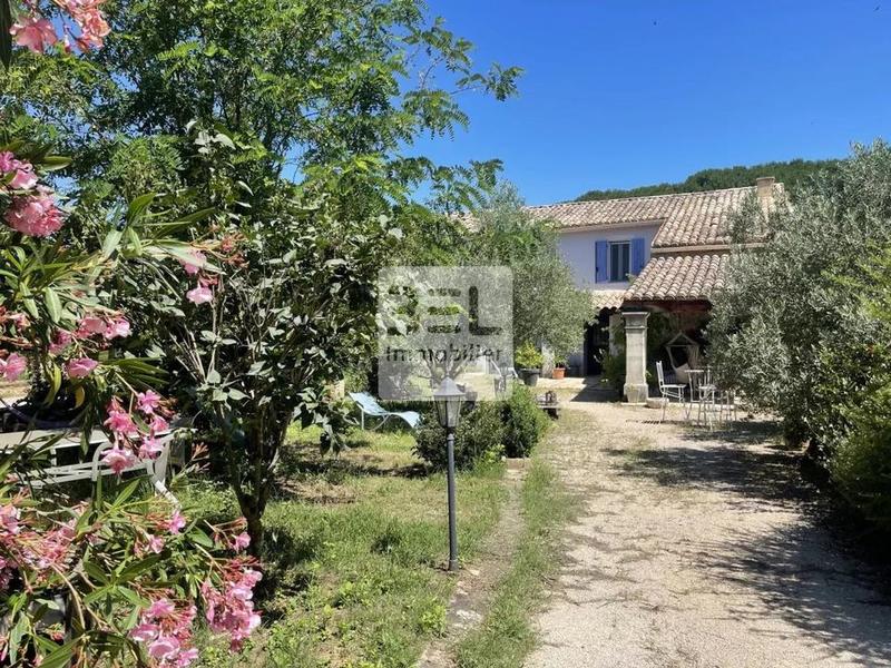 Mas - 153 m² - 6 pièces