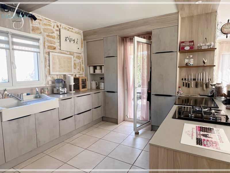 Maison - 140 m² - 5 pièces