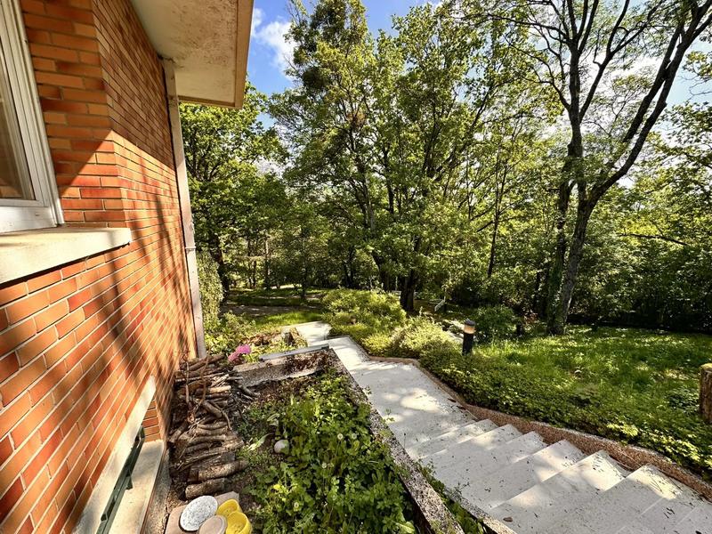 Maison - 240 m² - 6 pièces