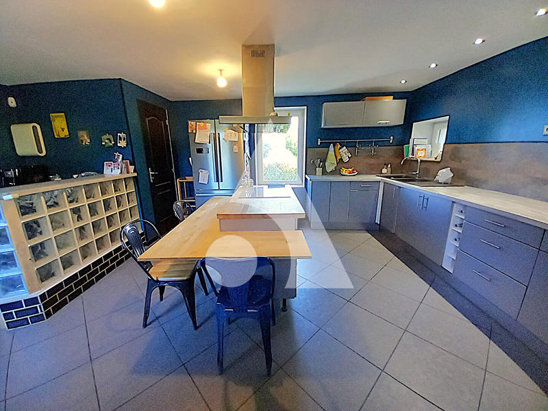 Maison - 163 m² - 8 pièces