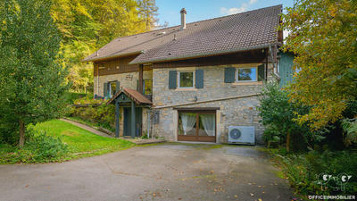 Maison - 250 m² - 6 pièces