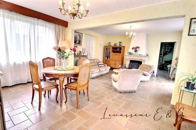 Maison - 185 m² - 7 pièces