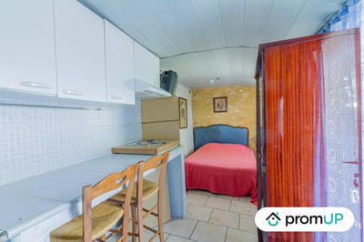 Maison - 370 m² - 12 pièces