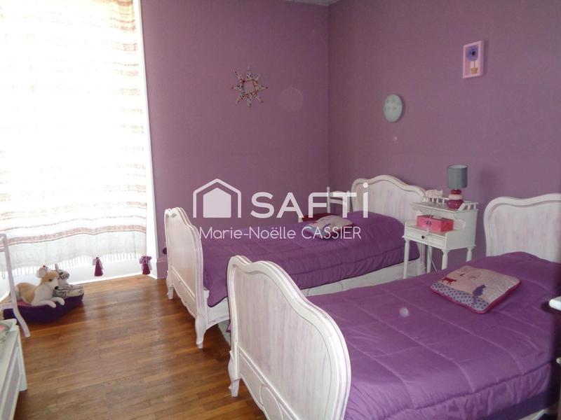 Maison - 242 m² - 14 pièces