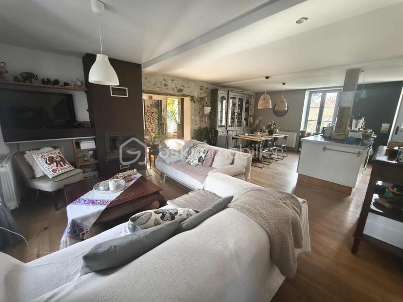 Maison - 186 m² - 7 pièces