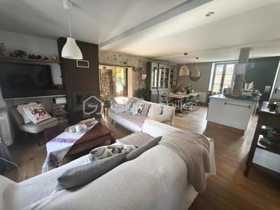 Maison - 186 m² - 7 pièces