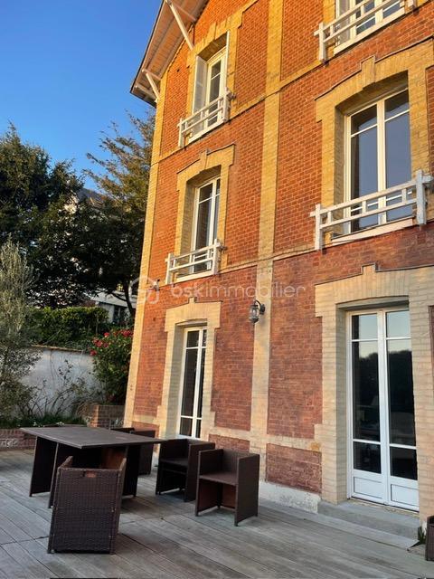 Maison bourgeoise - 231 m² - 10 pièces