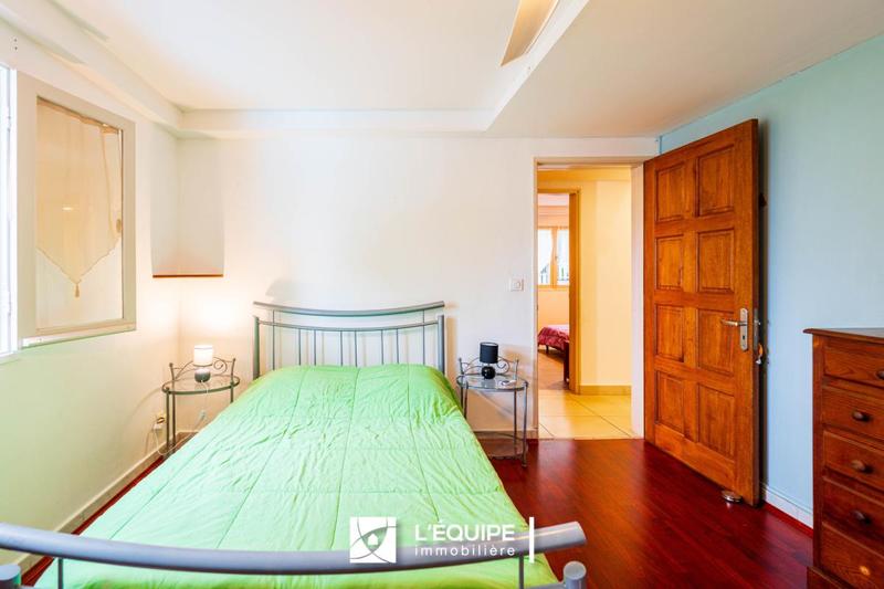 Demeure - 280 m² - 11 pièces