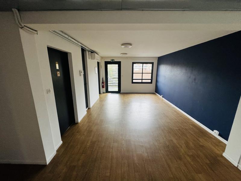 Bureau - 196 m²
