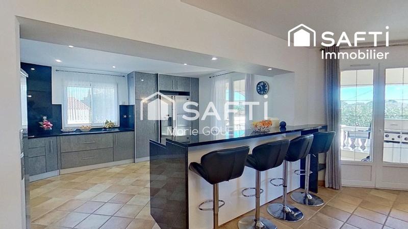 Maison - 205 m² - 8 pièces