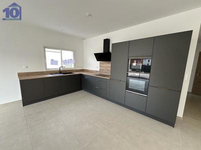 Maison - 102 m² - 4 pièces