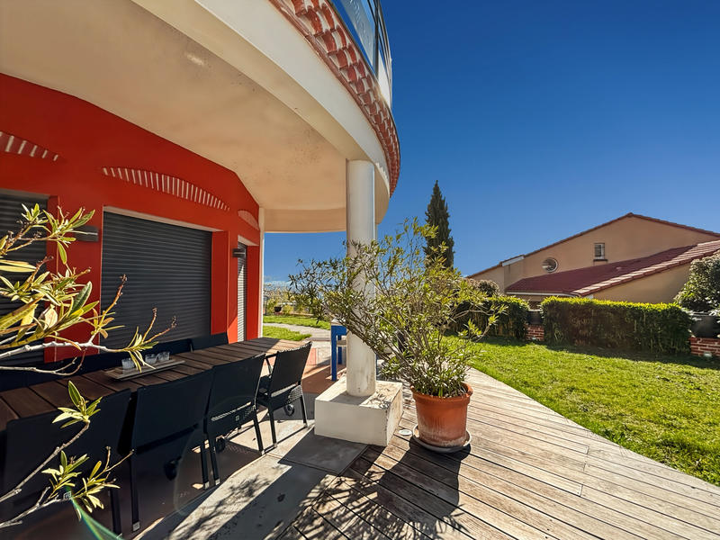 Villa - 265 m² - 6 pièces