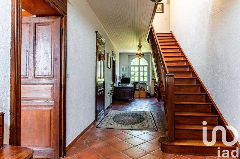 Maison - 330 m² - 7 pièces