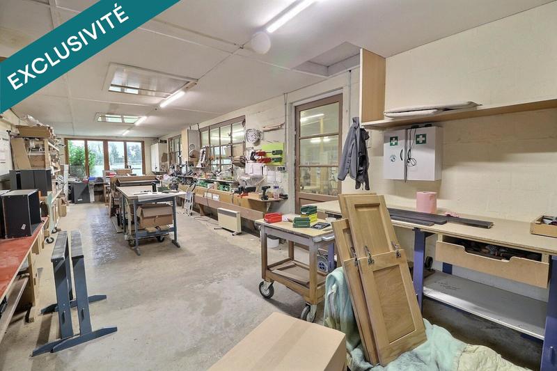 Local commercial - 975 m² - 9 pièces