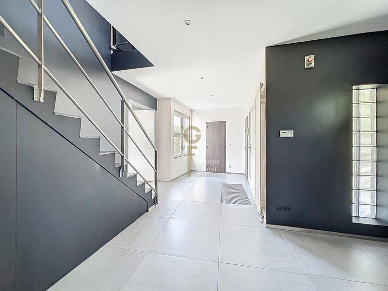 Maison - 231 m² - 6 pièces