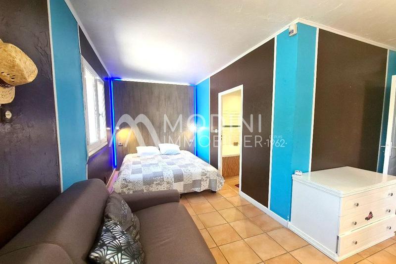 Maison - 180 m² - 7 pièces