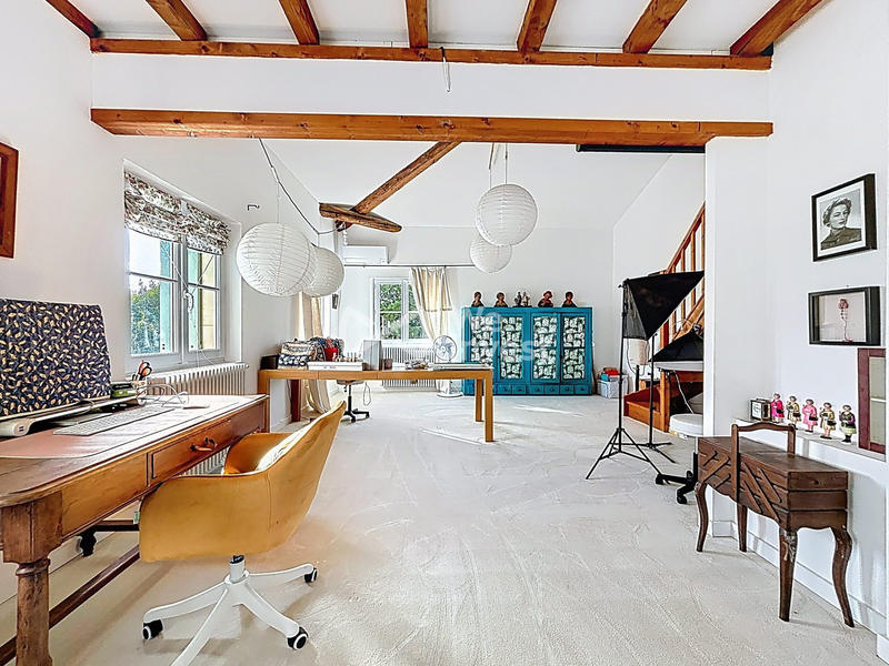 Maison - 484 m² - 16 pièces