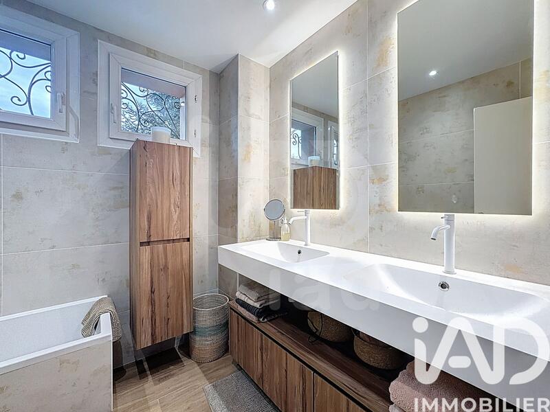 Maison - 141 m² - 6 pièces