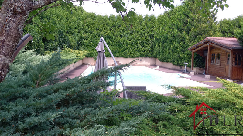 Maison de village - 242 m² - 7 pièces