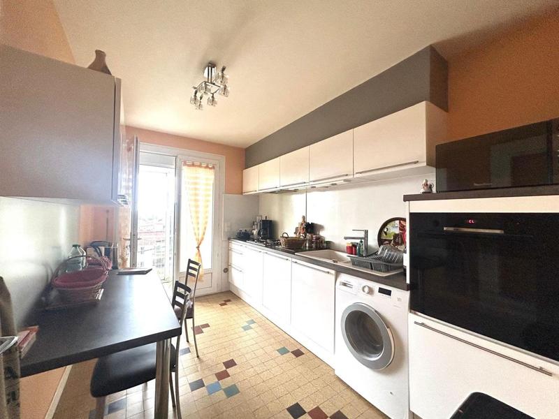 Appartement - 93 m² - 4 pièces