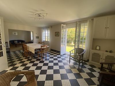 Maison - 141 m² - 7 pièces