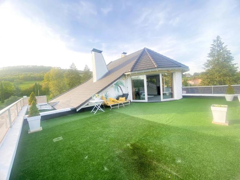 Propriété - 288 m² - 11 pièces