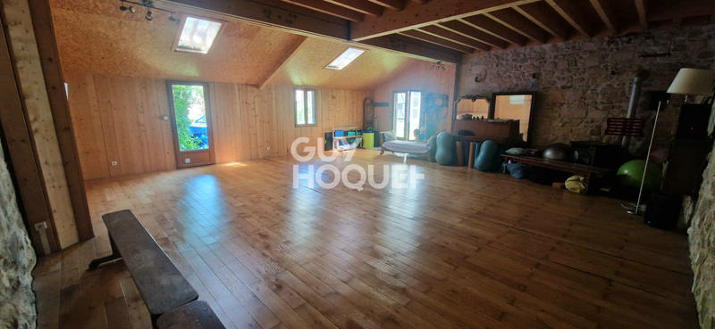 Maison - 342 m² - 14 pièces