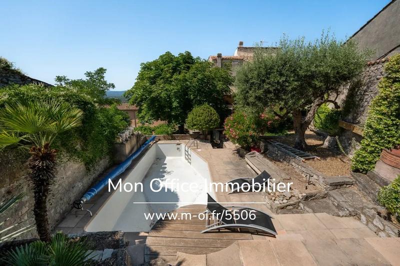 Demeure - 250 m² - 8 pièces