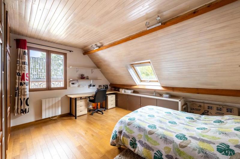 Propriété - 210 m² - 7 pièces