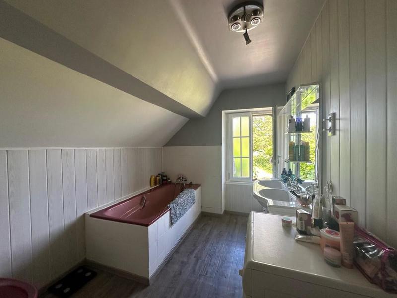 Maison - 140 m² - 5 pièces