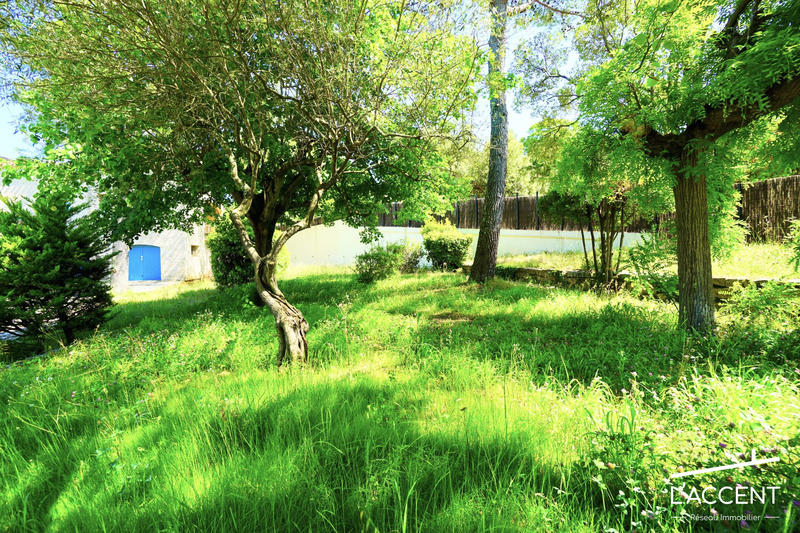 Maison - 435 m² - 8 pièces