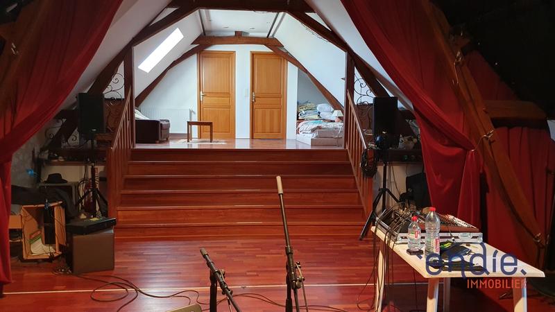 Maison - 383 m² - 10 pièces